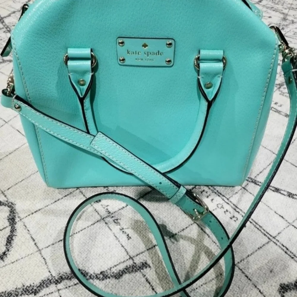Kate Spade Smooth Leather Crossbody - Picture 3 of 7
